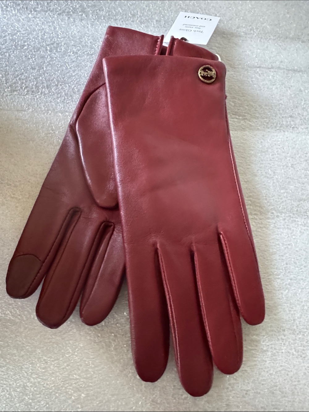 NWT Cherry Tech Coach Leather Touchscreen Gloves with Signature Charm - Picture 7 of 16